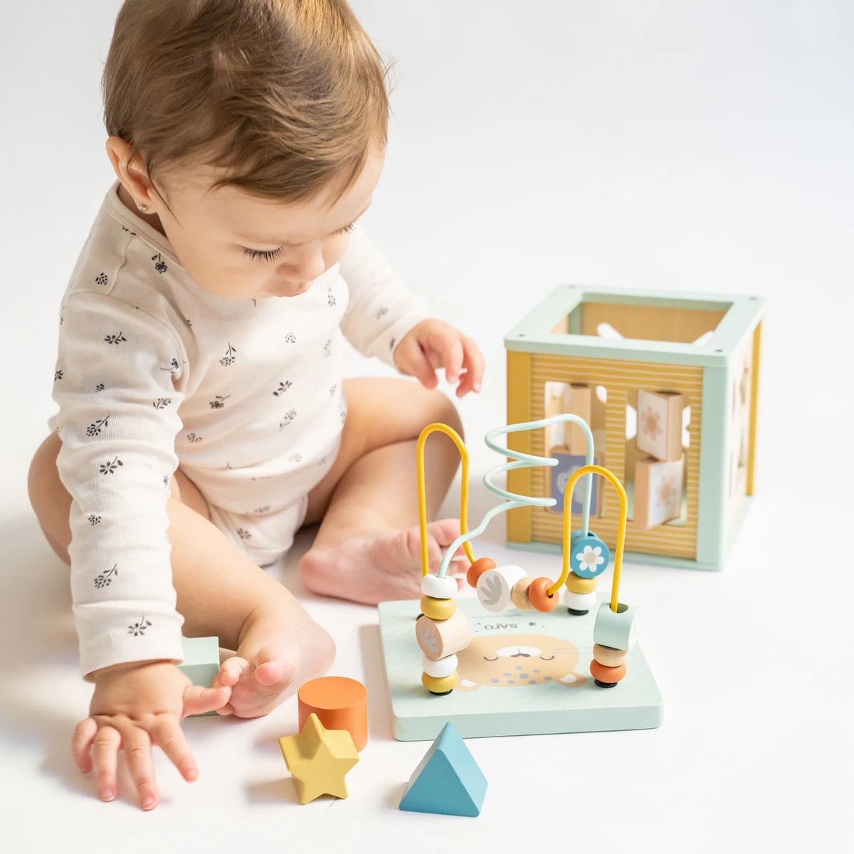 Sarobaby Wooden Multi-Activity Cube