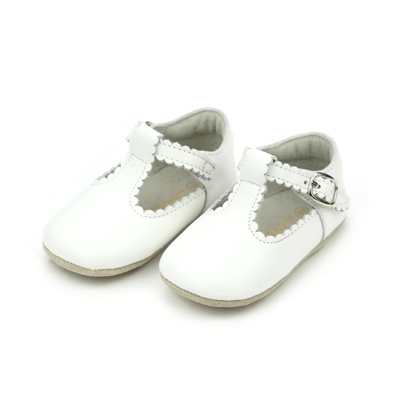 L'Amour Shoes | Elodie Girls Scalloped T-Strap Mary Jane Crib Shoe (Infant)