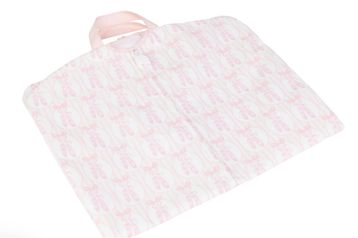 Apple of my Isla | The Little Garment Bag | Ballet