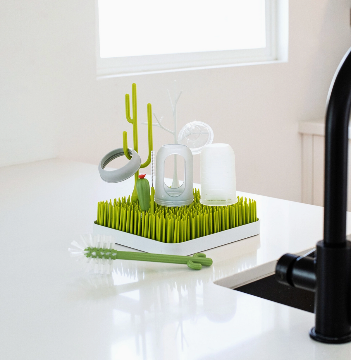 Boon | Grass Countertop Drying Rack with Twig | Green